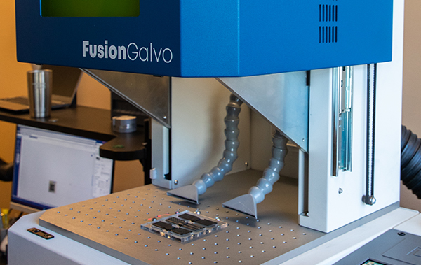 Puerta automática de la Fusion Galvo G100 de Epilog Laser